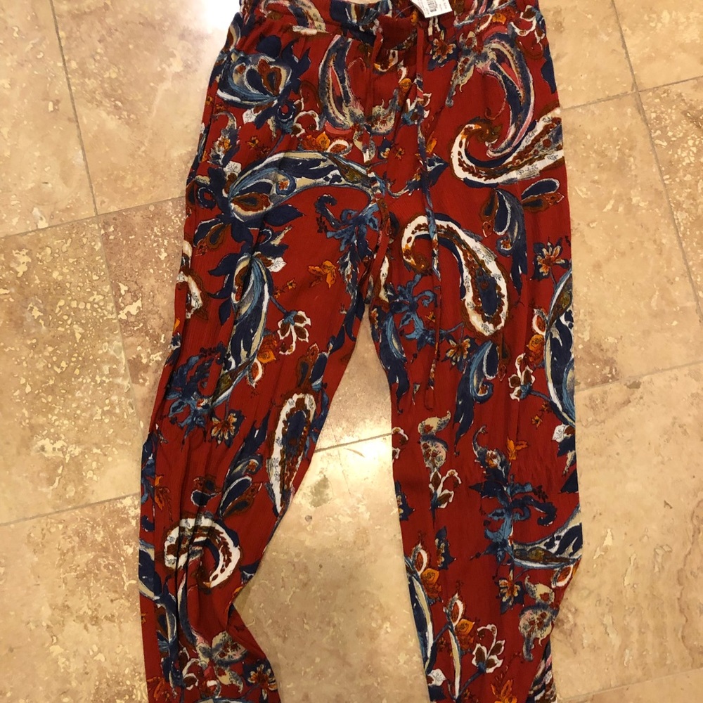 TILLYS PRINTED PANTS